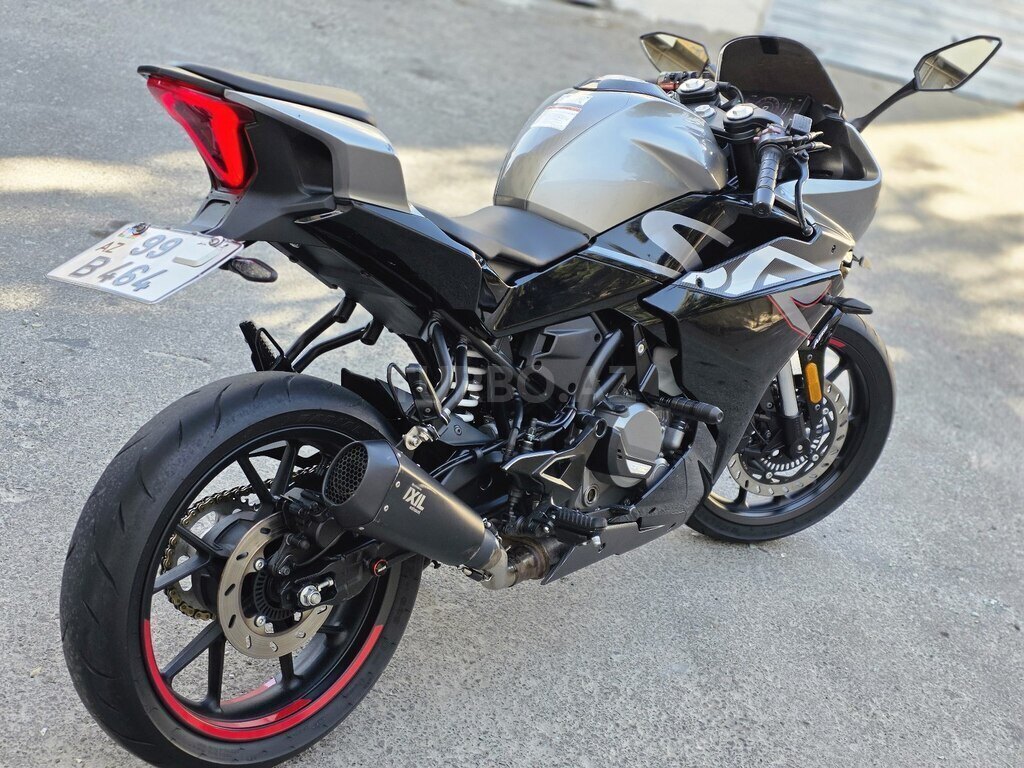 CFMOTO 300 SR 2023